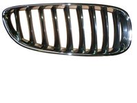 Grille gauche de calandre argentée/chromée